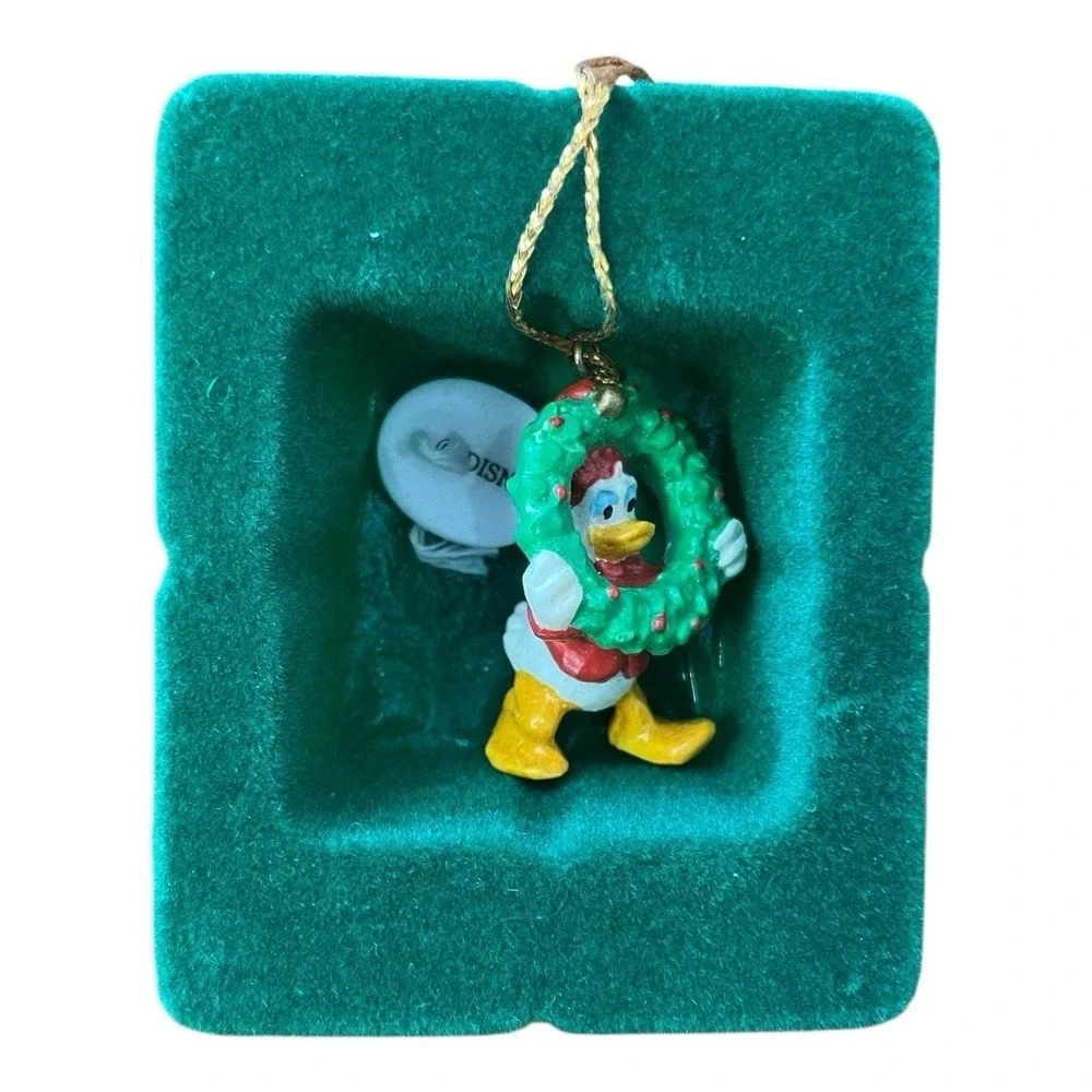 Donald Duck Wreath Miniature Enchantments Mickey & Pals‎ Christmas Ornament